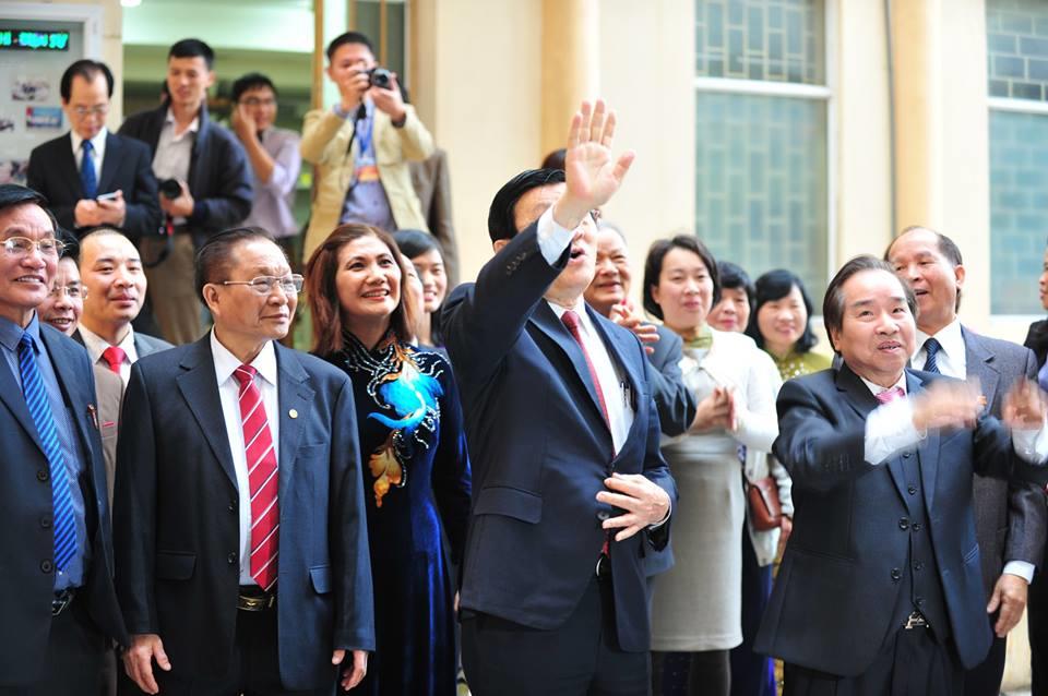 Loạt ảnh Chủ tịch nước Trương Tấn Sang tới thăm và làm việc tại trường Kinh doanh Công nghệ Hà Nội 18